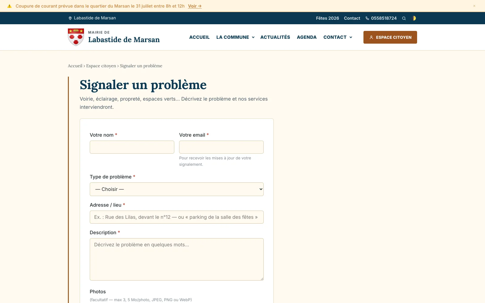 Formulaire public de signalement d'un problème avec type, lieu, description et photos